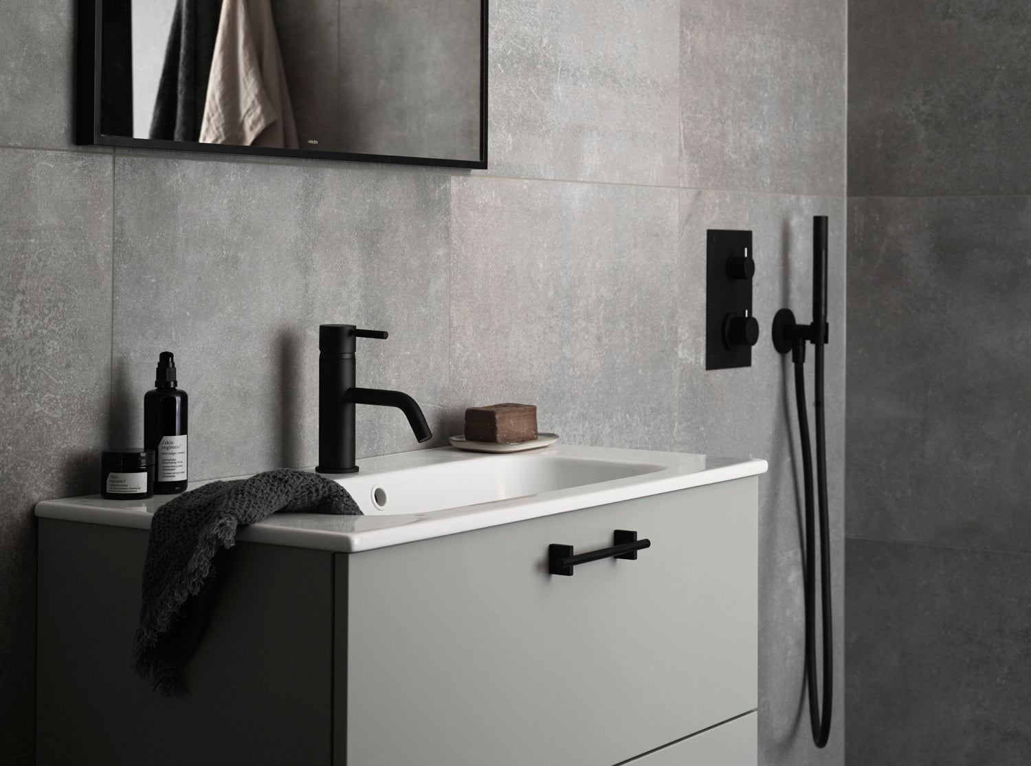 Innbyggt sturtubox frá Tapwell - minni tjónahætta