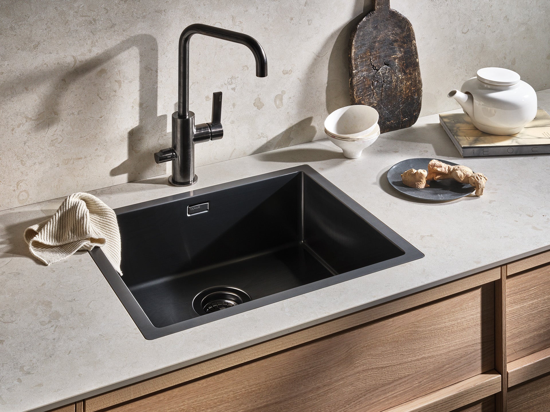 Black Chrome - Tapwell