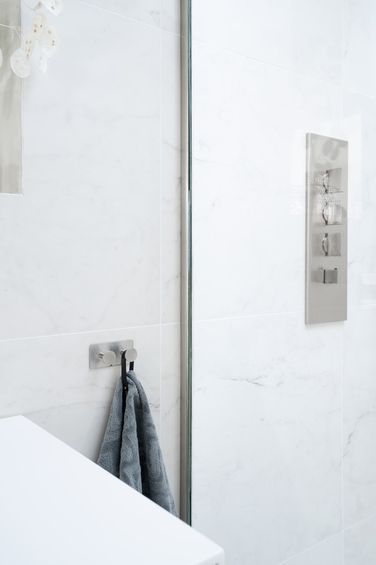 Base 210 2-Hook - Brushed Stainless Steel