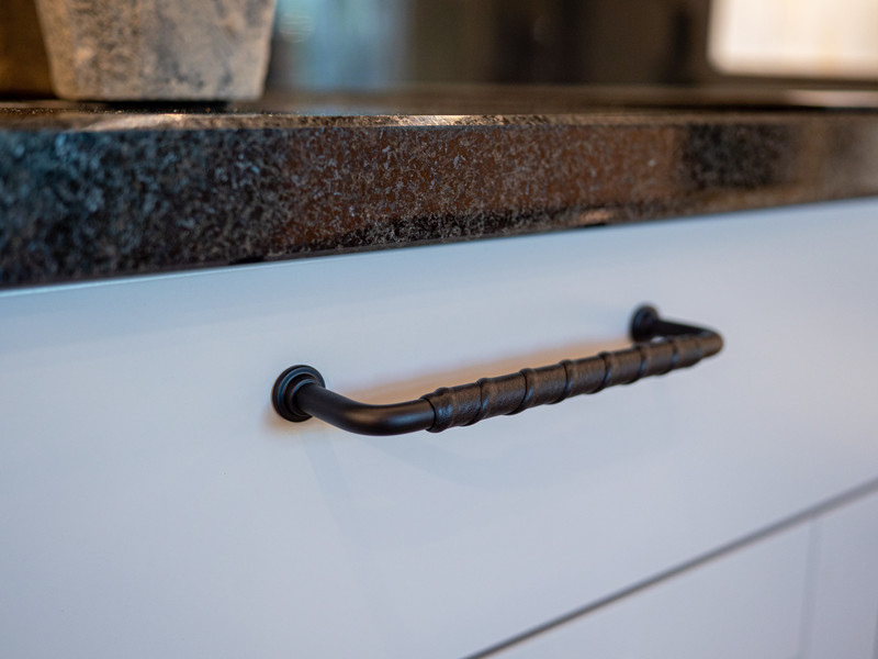 Handle 1353 leather 128c/c - Black/Black