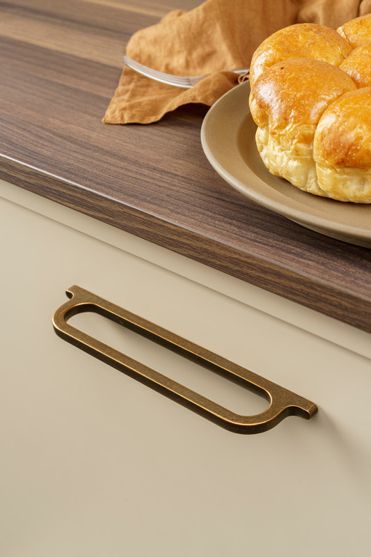 Handle Omega 160c/c - Antique Brass