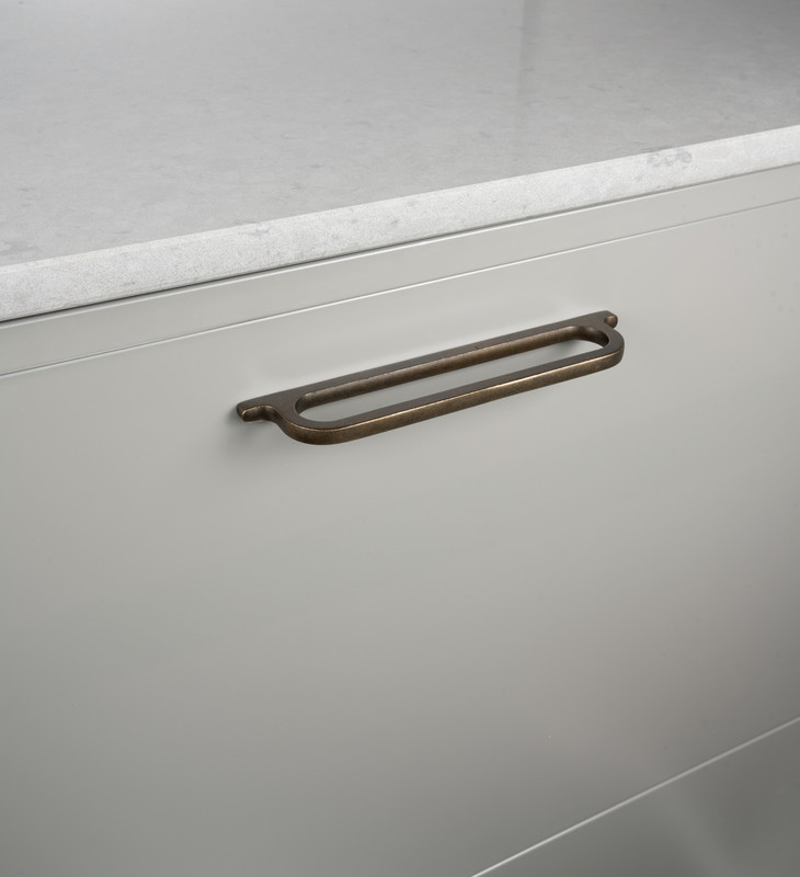 Handle Omega 160c/c - Antique Brass