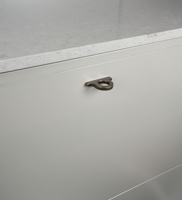 Handle Omega 32c/c - Antique Brass