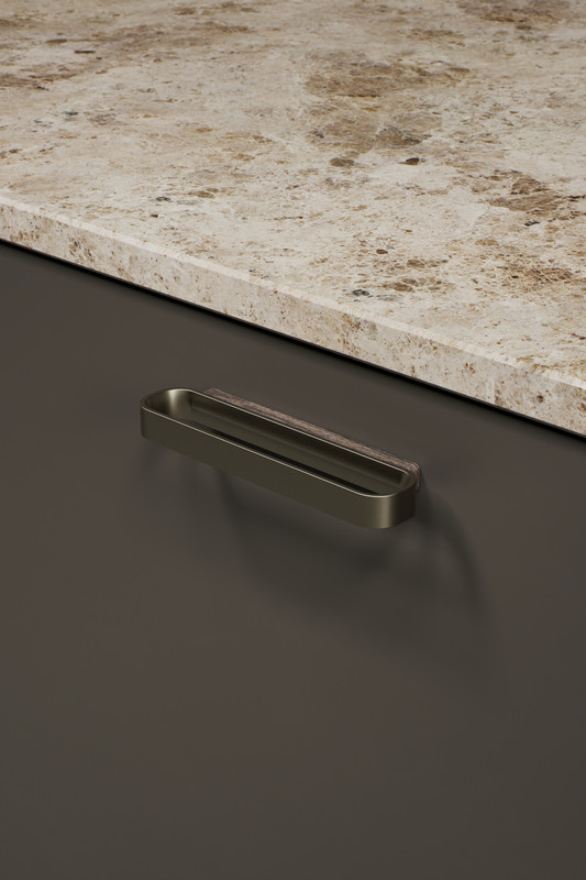 Handle Race 96c/c - Dark Stained Oak/Brushed Brass