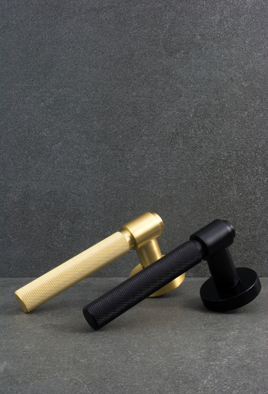 Helix Hurðahúnn Stripe EU standard - Black