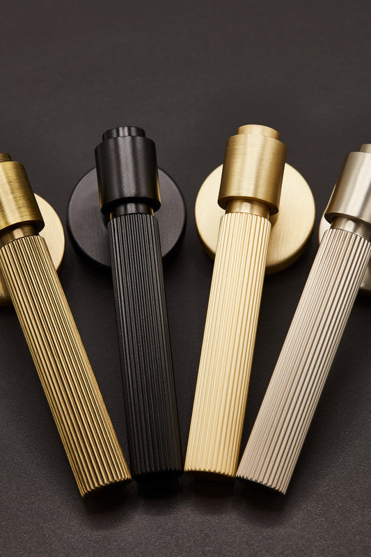 Helix Hurðahúnn Stripe EU standard - Black