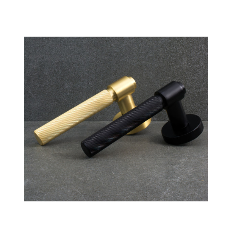 Helix Hurðahúnn EU Standard - Brushed Brass