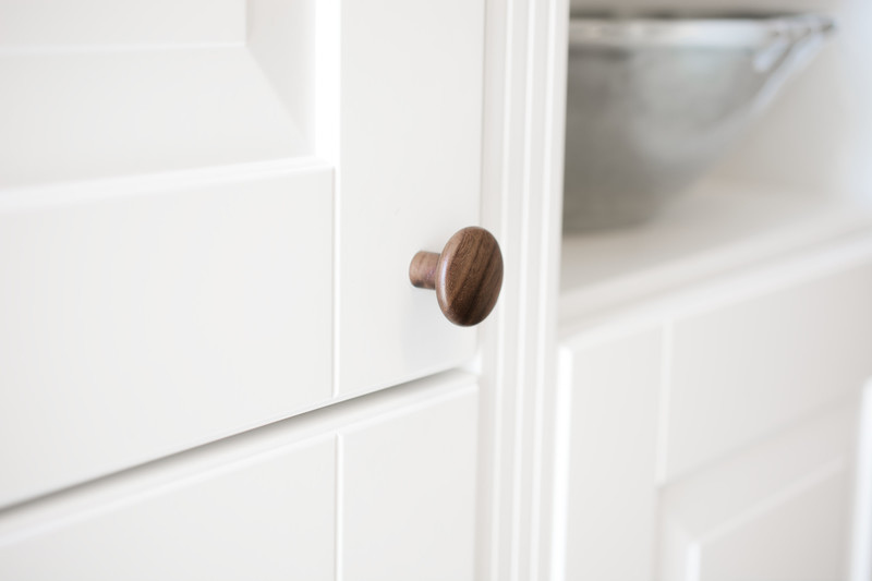 Knob Brutus - Walnut