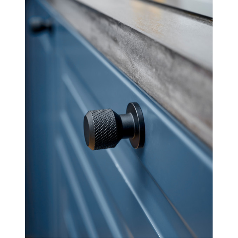 Knob Manor Round - Matt Black (351036-11)