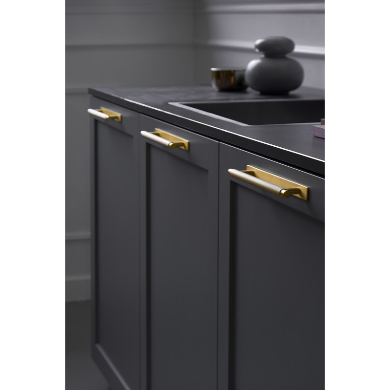 Handle Manor Backplate 192c/c - Gold (351017-11)