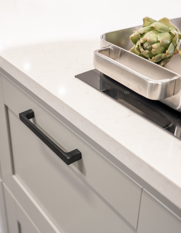 Handle Sans 160c/c - Black