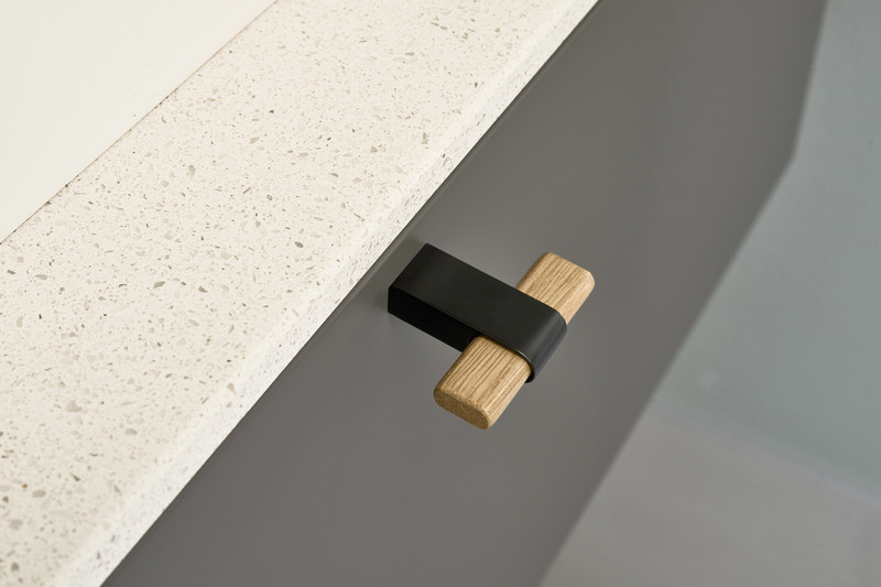 Knob T Crossing - Oak/Black