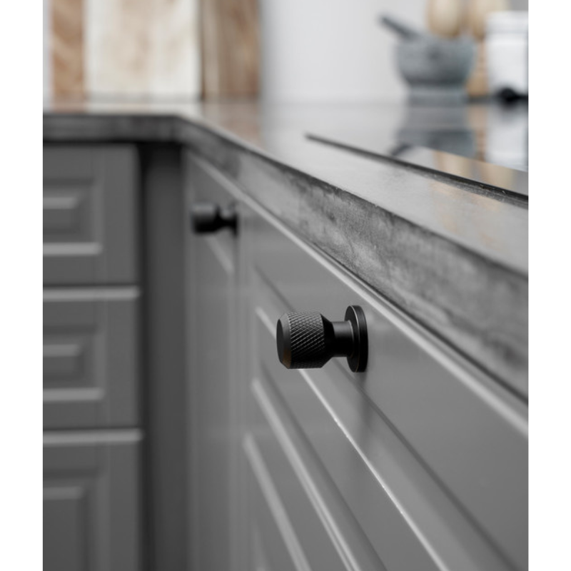 Knob Manor Round - Matt Black (351036-11)