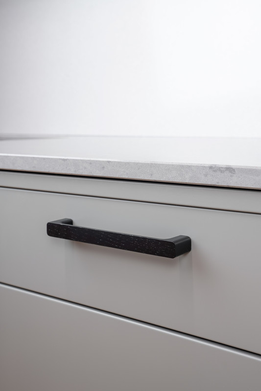 Handle Sans 160c/c - Black