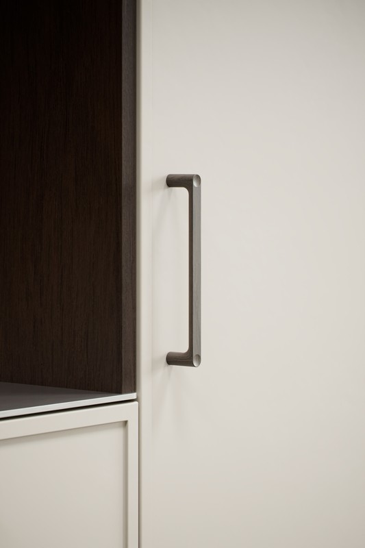 Handle Punto 160c/c - Dark Stained Oak